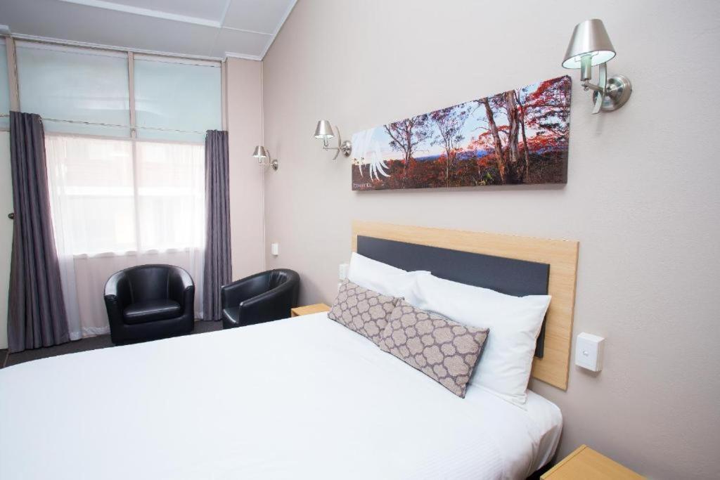 Downs Motel Тувумба Екстер'єр фото