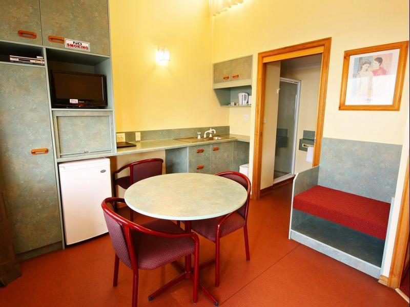 Downs Motel Тувумба Екстер'єр фото