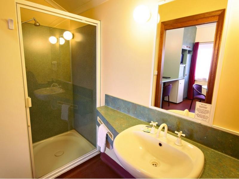 Downs Motel Тувумба Екстер'єр фото