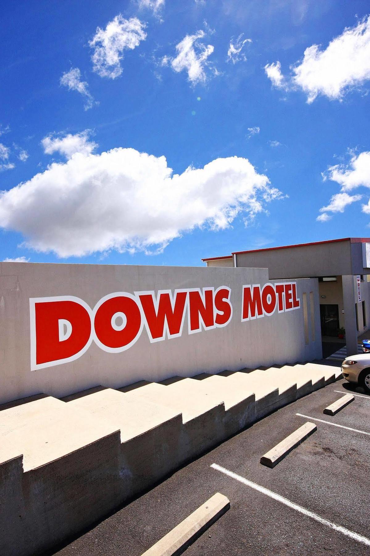 Downs Motel Тувумба Екстер'єр фото