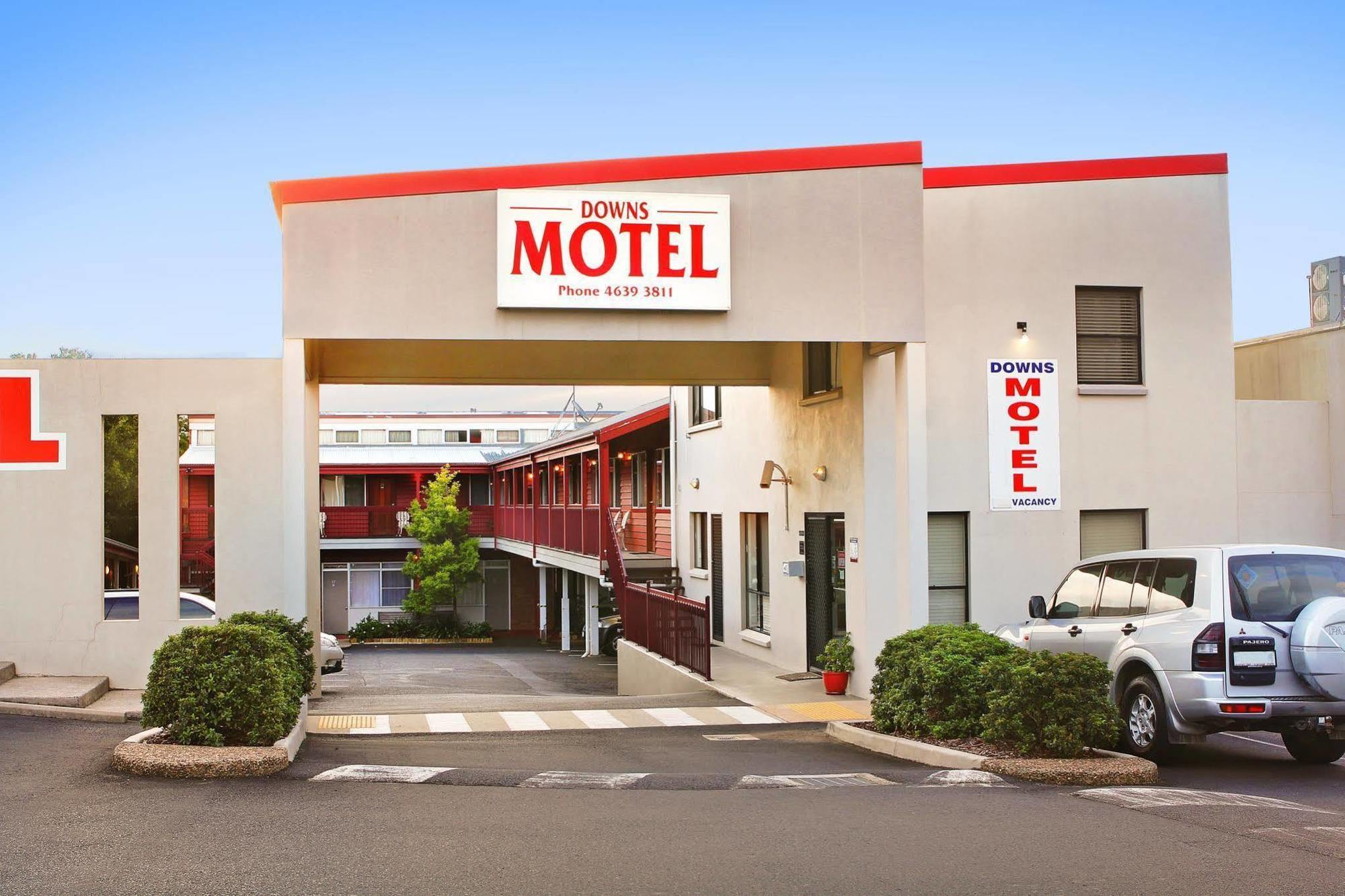 Downs Motel Тувумба Екстер'єр фото