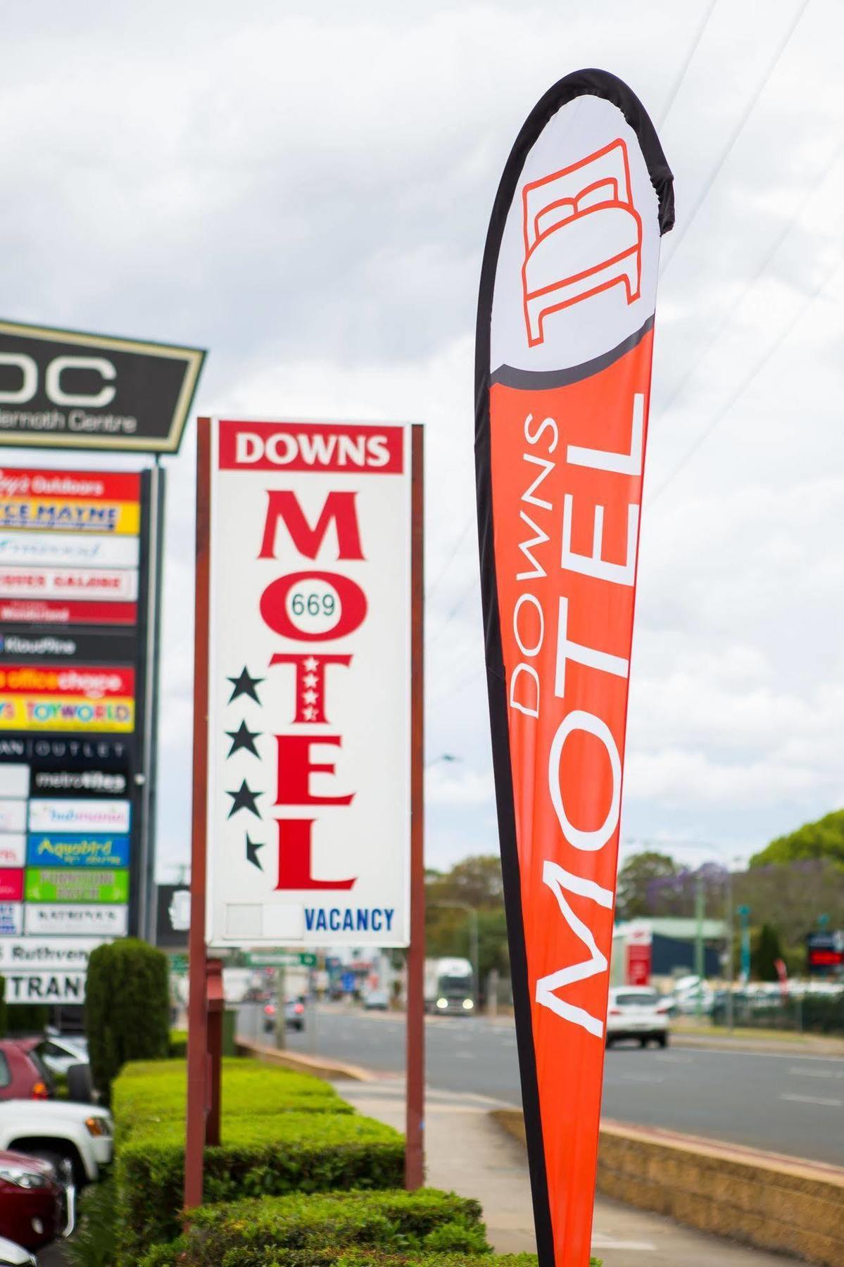 Downs Motel Тувумба Екстер'єр фото