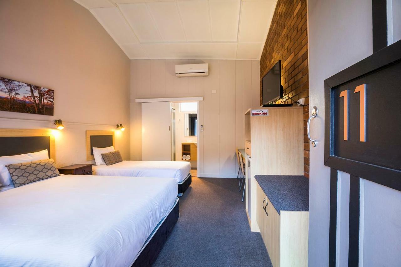 Downs Motel Тувумба Екстер'єр фото